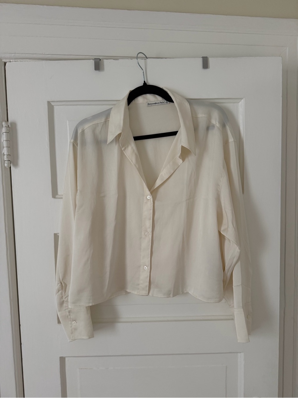 Abercrombie & Fitch 90s Satin Button-Down Crop Shirt